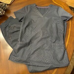Healing Hands Gray Patterned Scrub Set. Pants Size Tall Small & Top Size Small